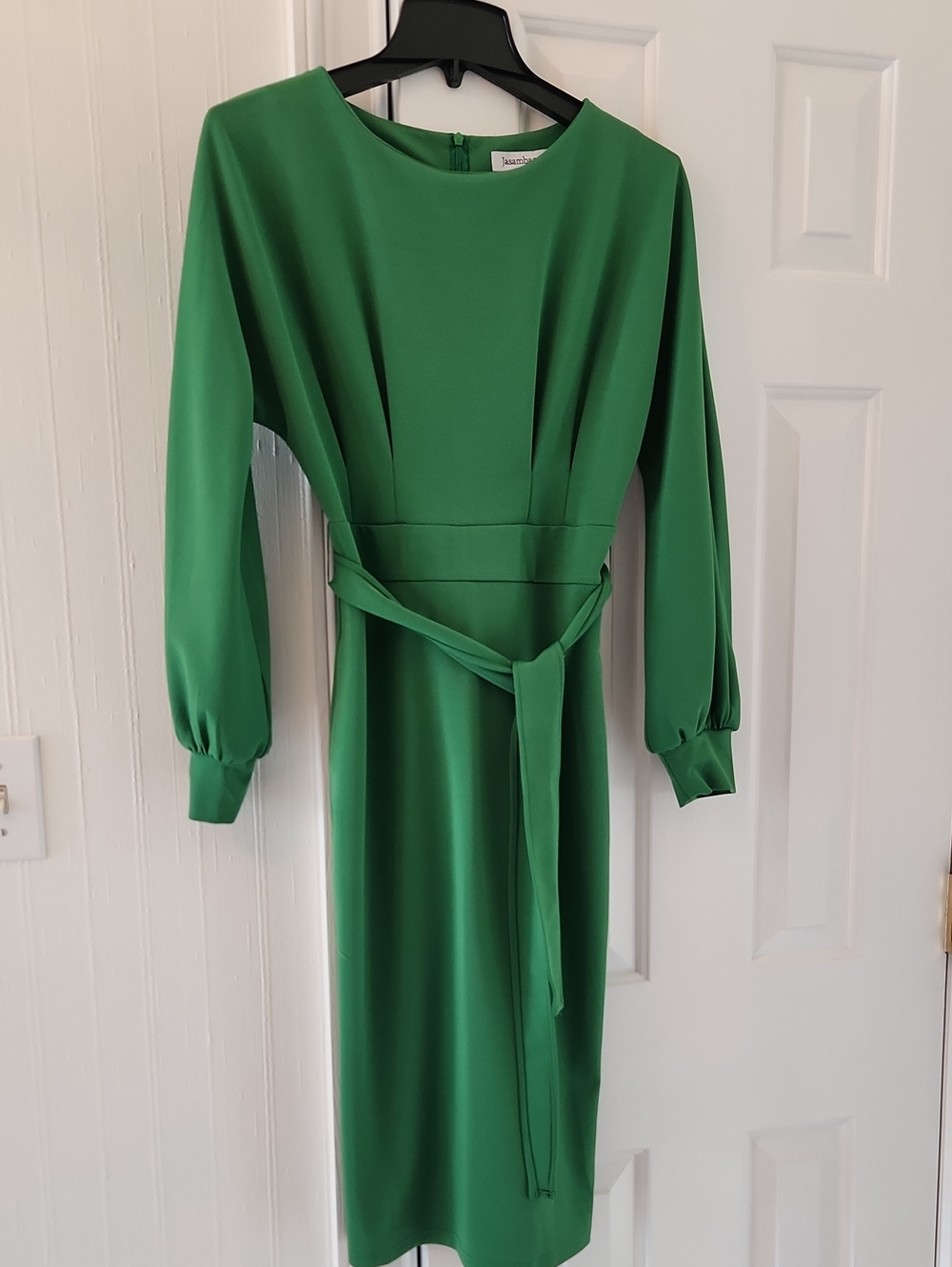Green Long-Sleeve Tie-Waist Midi Dress